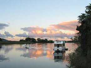 Tweed River House Boats - Attractions Brisbane 1