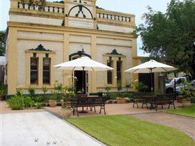 Williamstown SA Attractions Brisbane