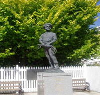 Alexander Cameron Statue - Attractions Brisbane