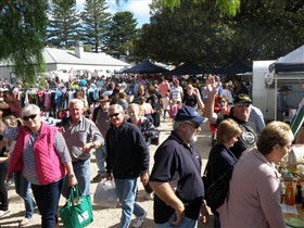 Stansbury Seaside Markets - Attractions Brisbane 0