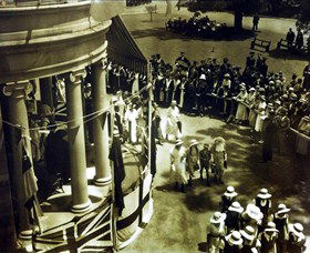 UQ Fryer Library - Attractions Brisbane 0