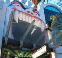 Draculas Haunted House - Attractions Brisbane