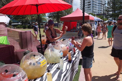 Broadbeach Beachfront Markets - Attractions Brisbane 4