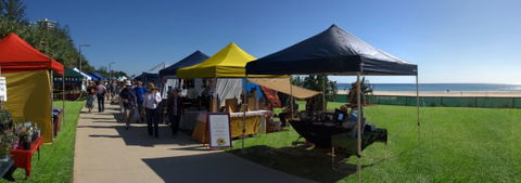 Broadbeach Beachfront Markets - Attractions Brisbane 7