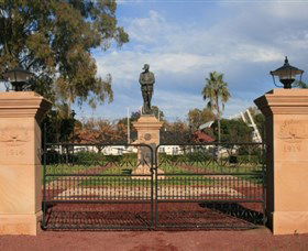 Dalby War Memorial And Gates - Attractions Brisbane 0