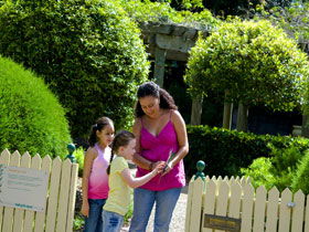 Redlands IndigiScapes Centre - Attractions Brisbane 0