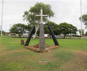 Richmond War Memorial - Attractions Brisbane 0