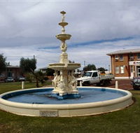 Cunnamulla War Memorial Fountain - Attractions Brisbane