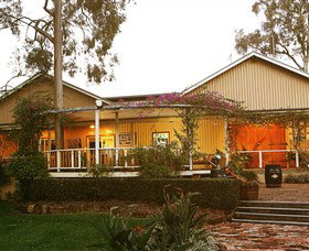 Briar Ridge Vineyard - Attractions Brisbane 2