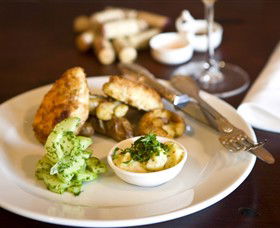 Jones Winery & Vineyard Cafe - Attractions Brisbane 3