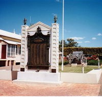 Gayndah War Memorial - Attractions Brisbane