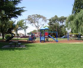 Coronation Park Yass - Attractions Brisbane 1