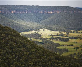 Hassans Walls Lookout - Attractions Brisbane 1