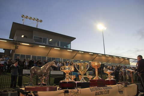 Bathurst Harness Racing Club - Attractions Brisbane 0
