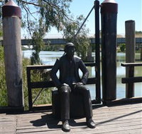 Captain John Egge Statue - Attractions Brisbane