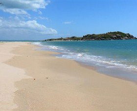 Dhamitjinya (East Woody Island) And Galaru (East Woody Beach) - Attractions Brisbane 4