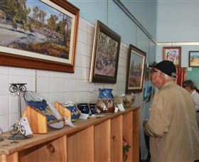 Peak Hill Art Gallery - Attractions Brisbane 1