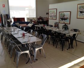 Blue Artz Gallery & Cafe - Attractions Brisbane 2