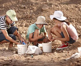 Mt Hay Gemstone Tourist Park - Attractions Brisbane 0