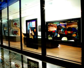 National Art Glass Collection - Attractions Brisbane 0