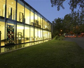 National Art Glass Collection - Attractions Brisbane 1