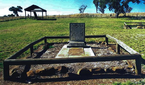 Yuranighs Aboriginal Grave Historic Site - Attractions Brisbane 0