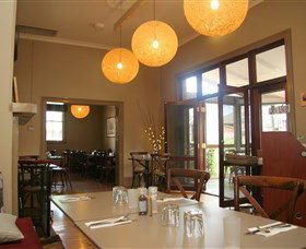 Gerry's @ The Commercial Hotel - Attractions Brisbane 3