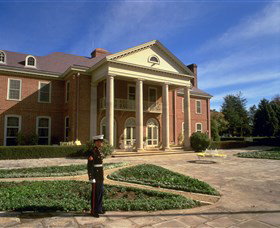 United States Of America, Embassy Of The - Attractions Brisbane 1