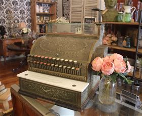 Peachtree Antiques - Attractions Brisbane 8