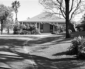 Scarborough Wine Co. - Attractions Brisbane 0