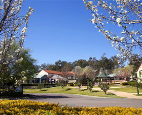 Hunter Valley Gardens Shopping Village - Attractions Brisbane 0