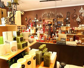 Hunter Valley Gardens Shopping Village - Attractions Brisbane 1