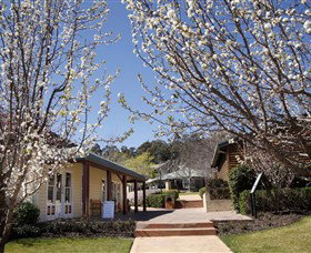 Hunter Valley Gardens Shopping Village - Attractions Brisbane 2