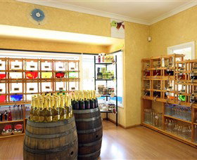 Hunter Valley Gardens Shopping Village - Attractions Brisbane 4