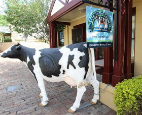 Hunter Valley Gardens Shopping Village - Attractions Brisbane 5