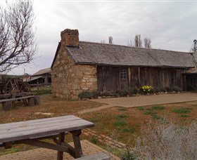The Early Settlers Hut - Attractions Brisbane 1