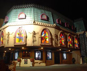 Draculas Cabaret Restaurant - Attractions Brisbane 0