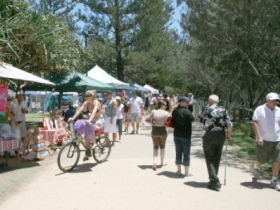 Broadbeach Art And Craft Markets - Attractions Brisbane 2