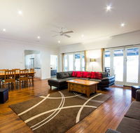 The Retreat Port Stephens - Attractions Brisbane