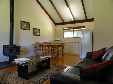 Tinglewood Cabins - Attractions Brisbane 1