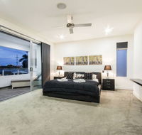 The Grand Broadbeach - Vogue Holiday Homes - Attractions Brisbane