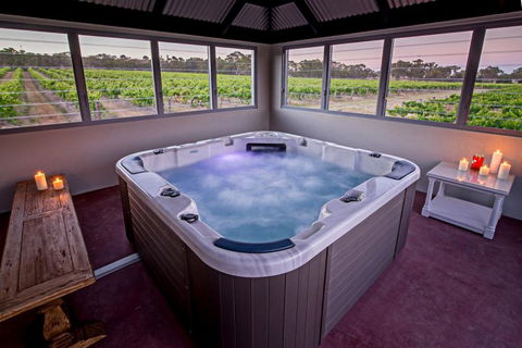 Brockenchack Vineyard - Attractions Brisbane 2