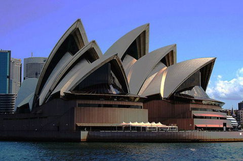 Contiki Holidays - Attractions Brisbane 0
