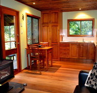 Waterfall Hideout-Rainforest Cabin for Couples - Attractions Brisbane
