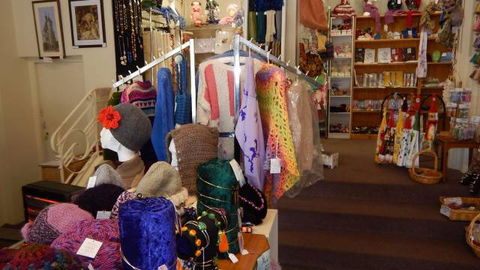 Gift Makers Of Yass - Attractions Brisbane 0