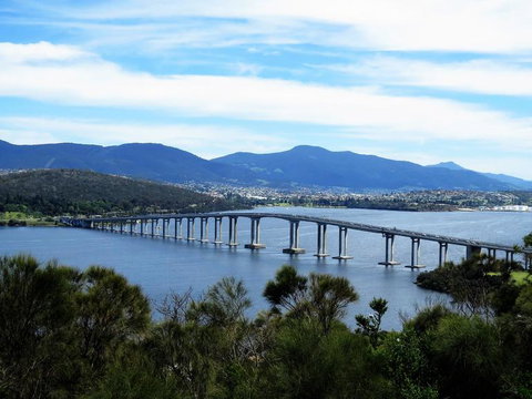 Hobart Half-Day Sightseeing Coach Tram Tour - Attractions Brisbane 4