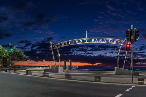 Luxury Brisbane Airport Transfers To And From Surfers Paradise For Up To 11 Per - Attractions Brisbane 1