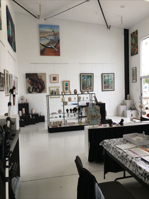 Julesart Studio/Gallery - Attractions Brisbane 0