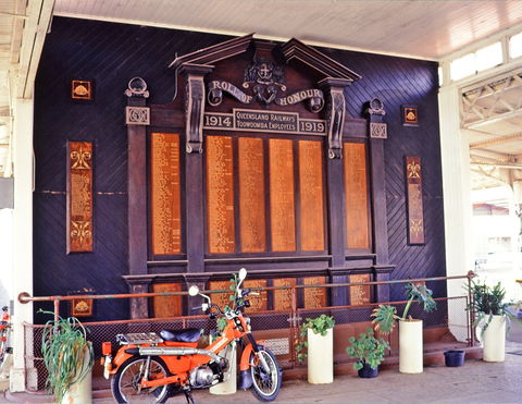 Toowoomba Railway Station, Memorial Honour Board - Attractions Brisbane 0