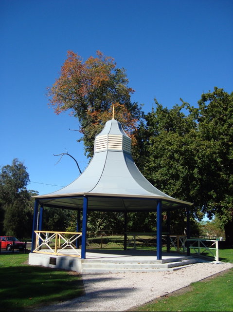 Bells Parade Reserve - Attractions Brisbane 1